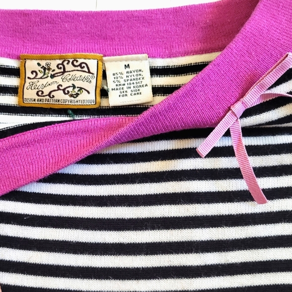 Black and white striped Sleeveless top with pink trim - Picture 5 of 7